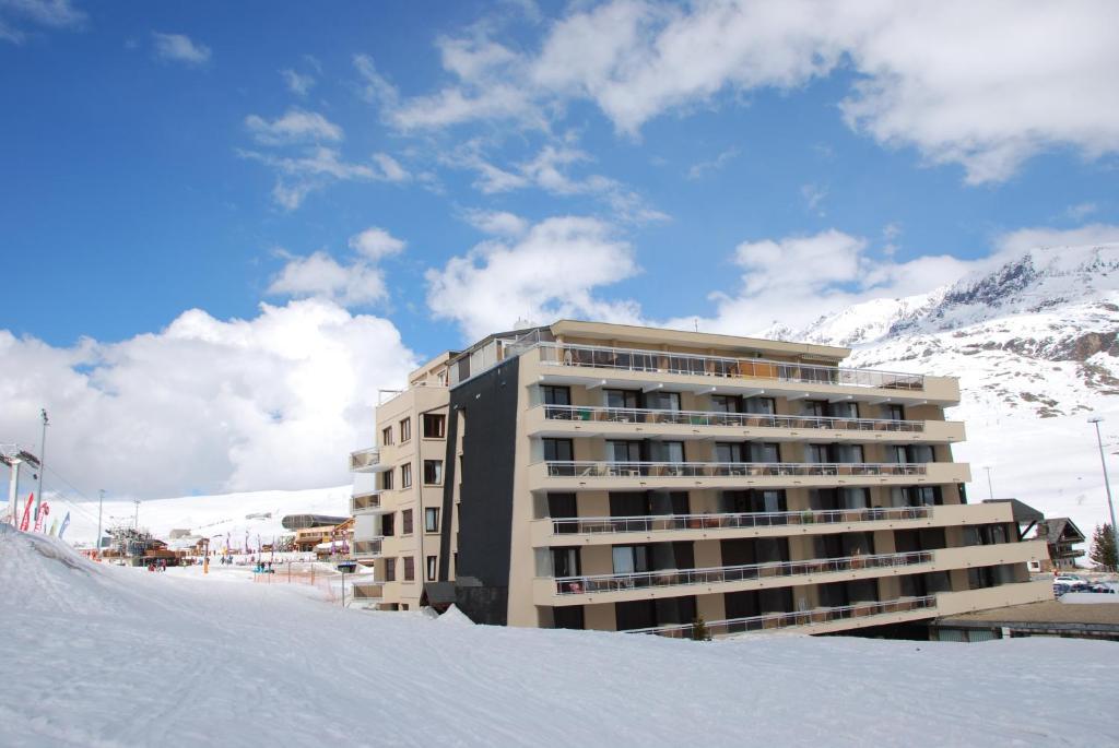 Hotel Le Dome Alpe d'Huez Zewnętrze zdjęcie